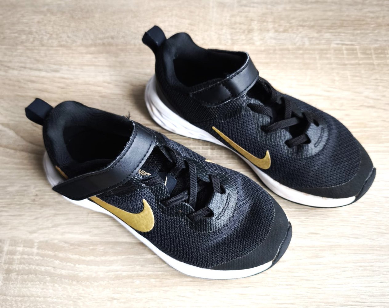 Kinder Sportschuhe/Sneaker, Nike, Schwarz/Gold, Größe 29,5