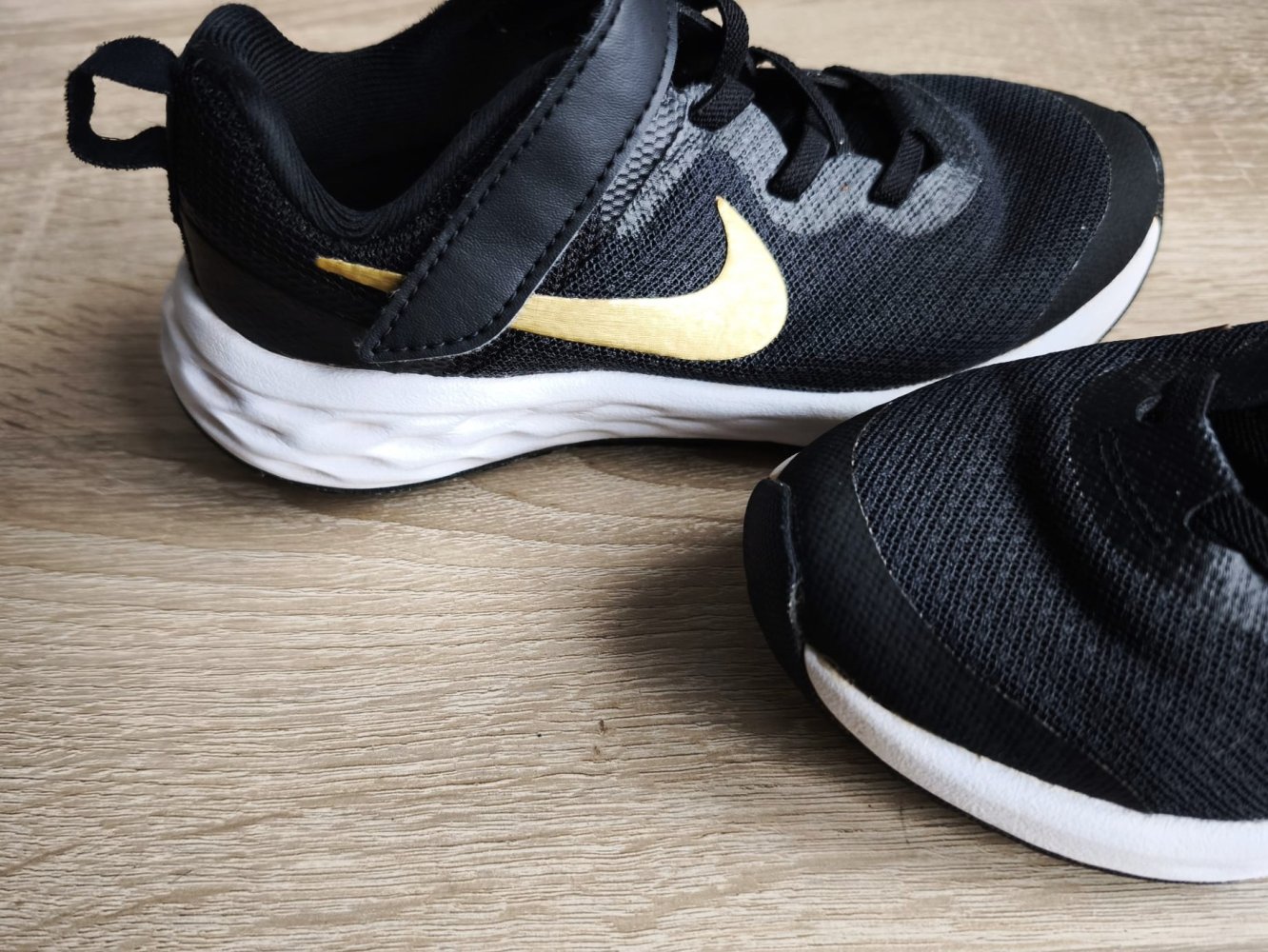 Kinder Sportschuhe/Sneaker, Nike, Schwarz/Gold, Größe 29,5