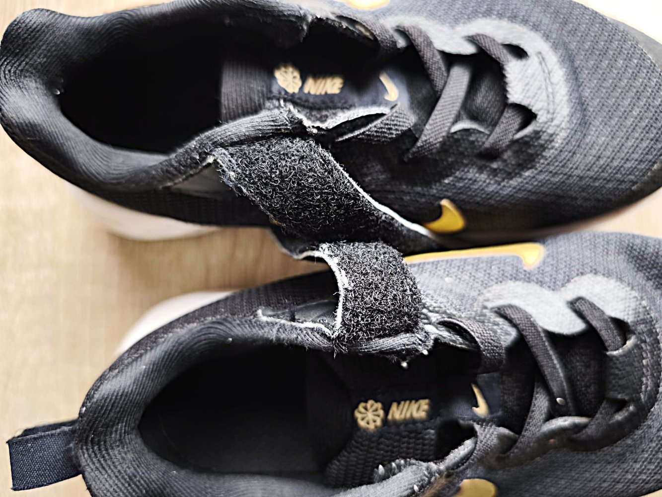 Kinder Sportschuhe/Sneaker, Nike, Schwarz/Gold, Größe 29,5