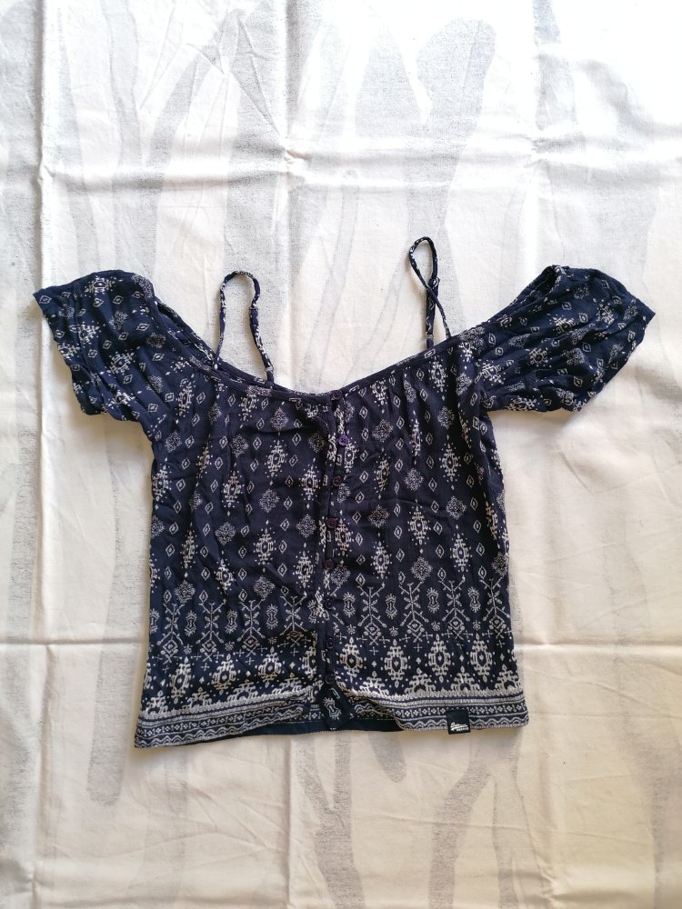 Off-Shoulder Cold Shoulder Bluse Shirt mit Ethnomuster dunkelblau weiß gemustert