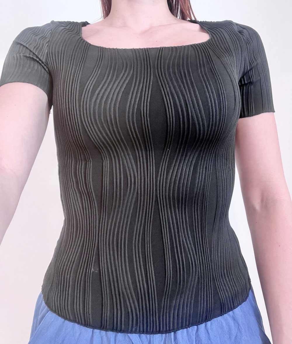 Damen figurbetonendes T-Shirt mit Struktur schwarz XS/S