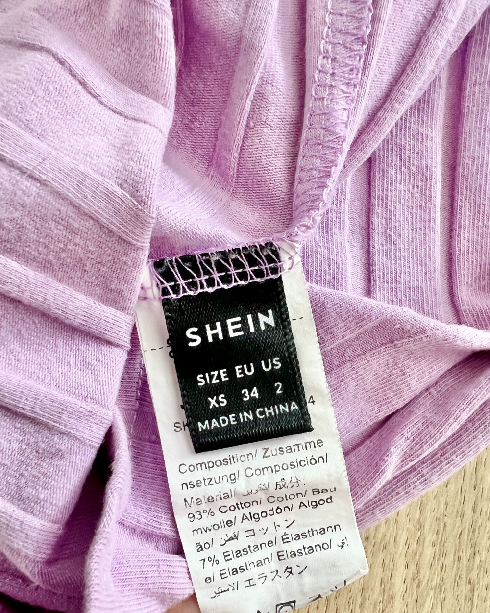 Sexy Stehkragen geripptes Baumwoll T-Shirt mit Cut-Out in Flieder Y2K XS/34