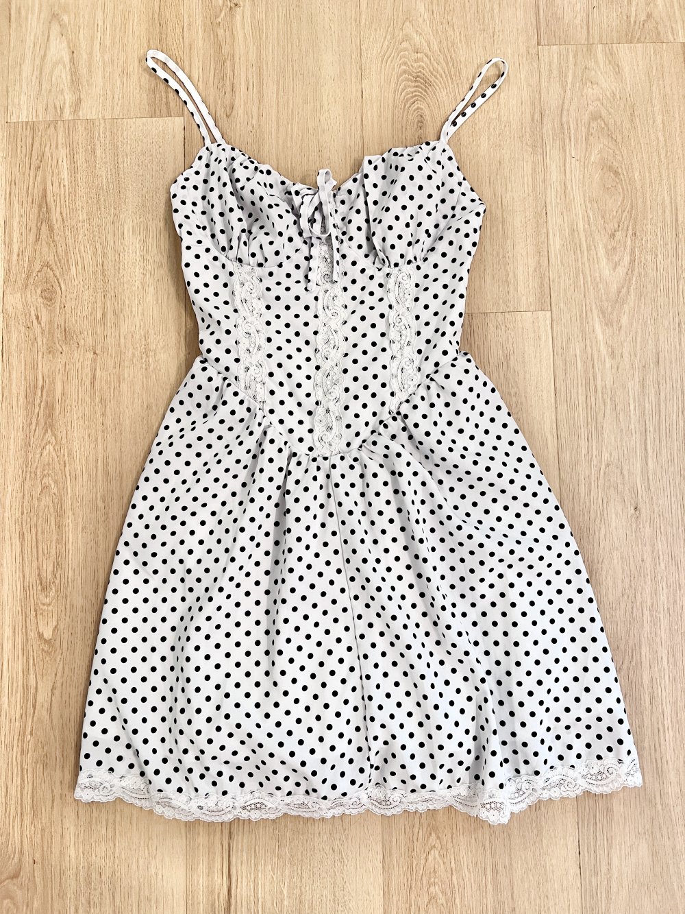 Süßes Damen Pola Dot Skater A-Linie Sommerkleid Weiß Schwarz S/36