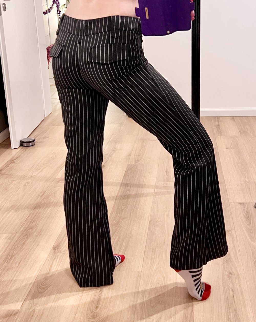 Sexy Damen ausgestellte Büro Business Stoffhose schwarz Nadelstreifen XS/34