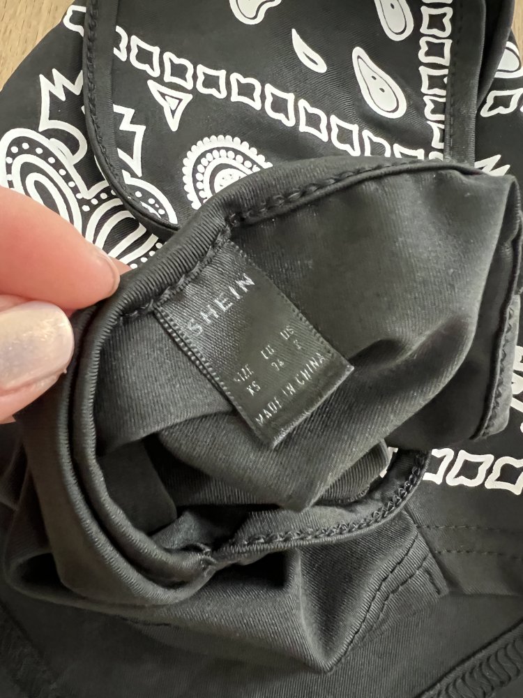 Sexy Damen Y2K Bandana Crop Top Zipfel Asymmetrisch Hip Hop Retro Streetstyle Schwarz Weiß XS