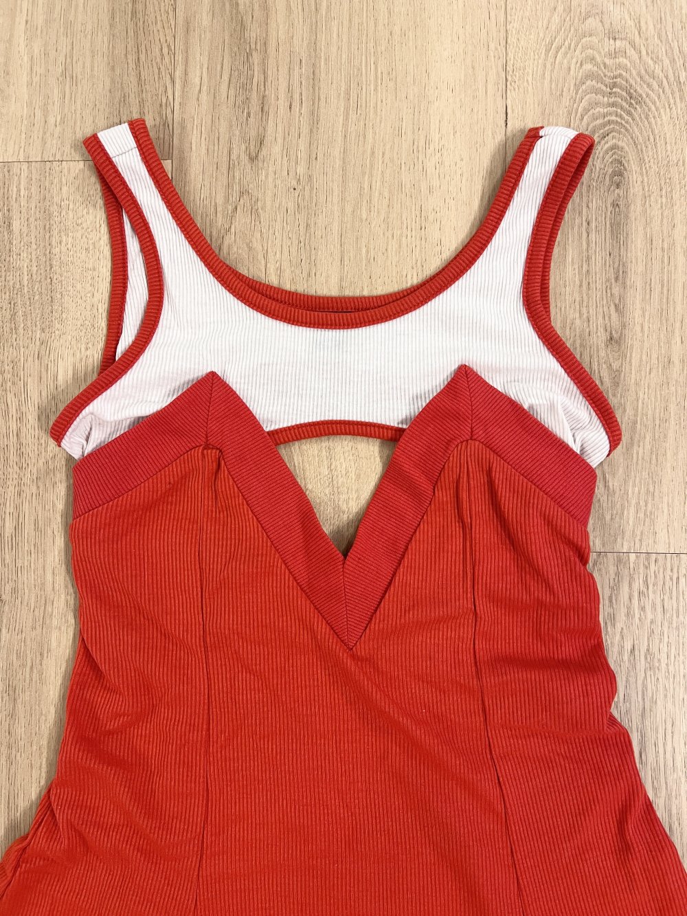 Damen Girly Y2K Streetwear College Cheerleader Minikleid mit Cut-Outs Farbblock Rot Weiß Retro XS/S