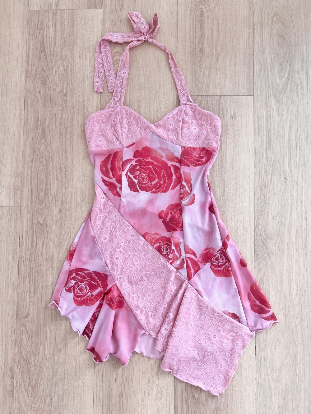 Damen Neckholder Y2K asymmetrisch Patchwork Spitze Rosa Minikleid S/36