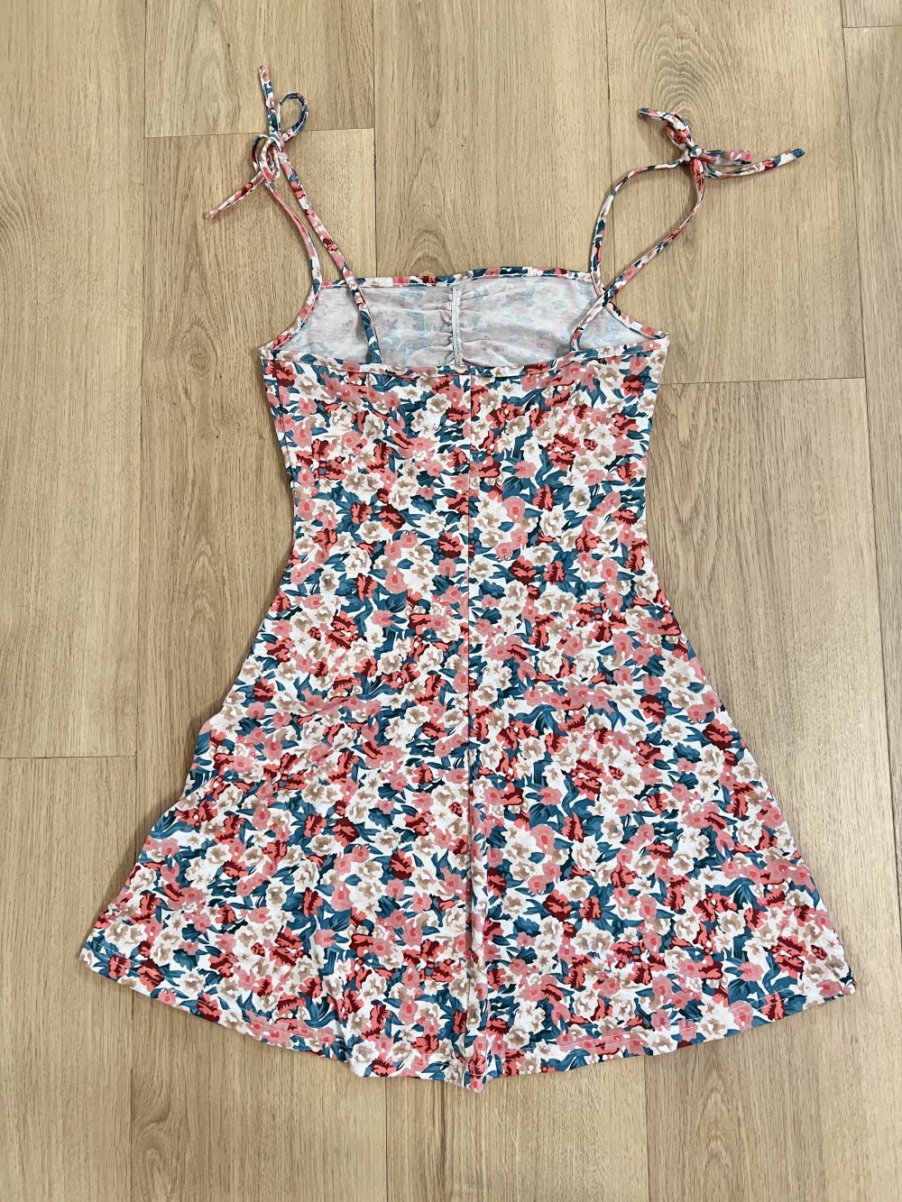 Süßes Damen Jersey geblümtes Blumen Sommer Minikleid Rot Grün XS