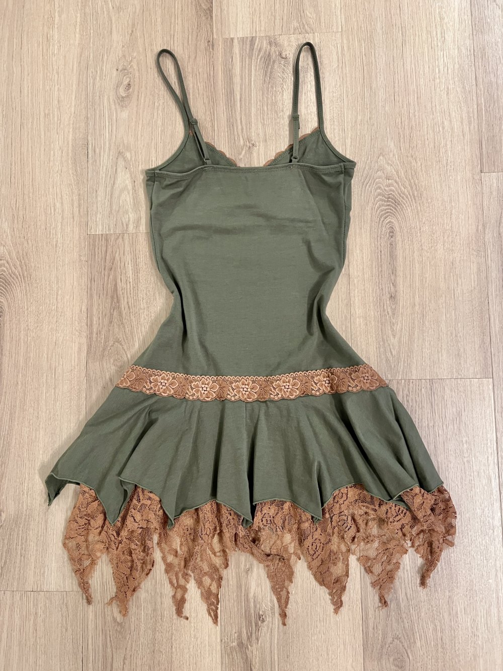 Sexy Damen Zipfel asymmetrisches Minikleid Fee Elfe Fairy Style Y2K Spitze Khaki Braun XS