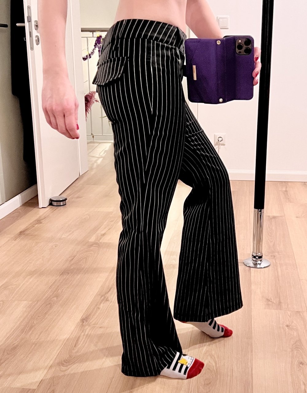 Sexy Damen ausgestellte Büro Business Stoffhose schwarz Nadelstreifen XS/34