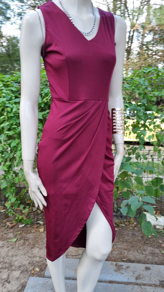 burgunderrotes laessiges Kleid