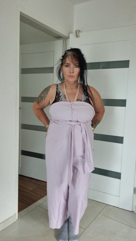 Jumpsuit.Traegerlos. Culottes
