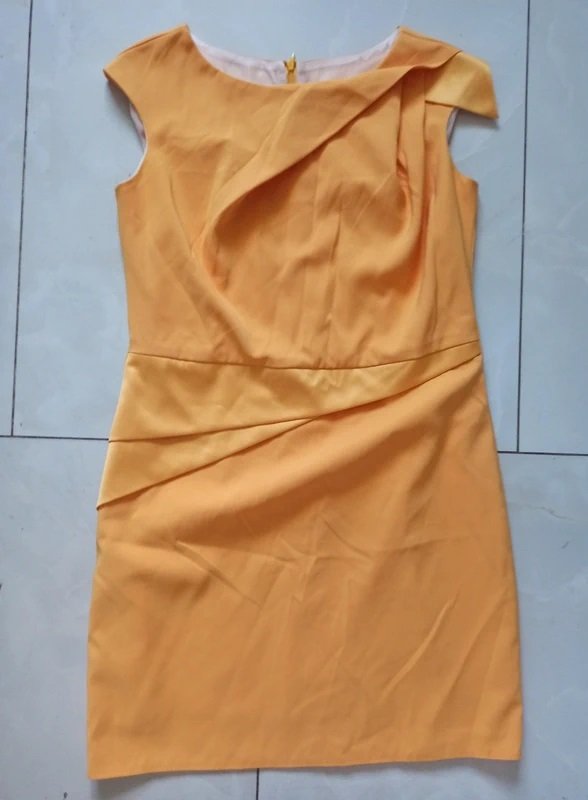 Sommerkleid. Klassisches Kleid