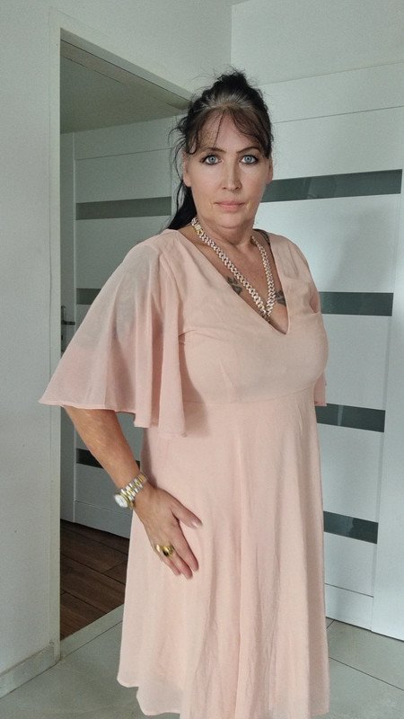 Kleid. Midikleid