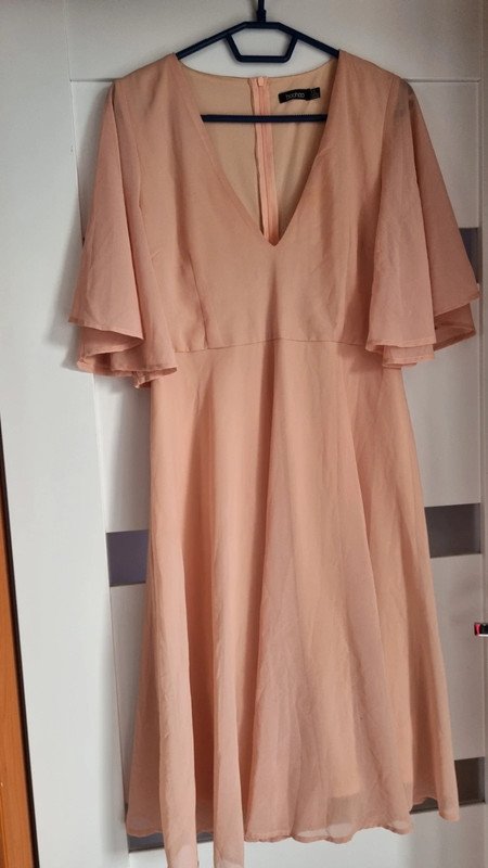 Kleid. Midikleid