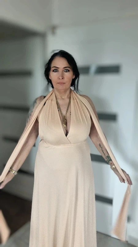 Kleid. Rueckenfrei