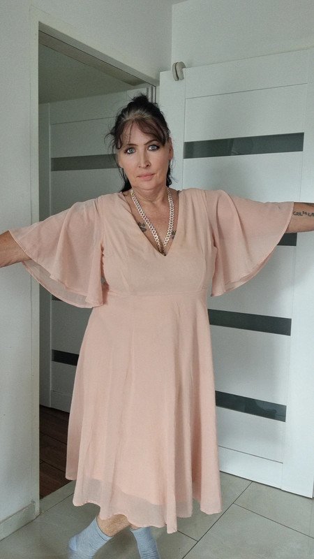 Kleid. Midikleid