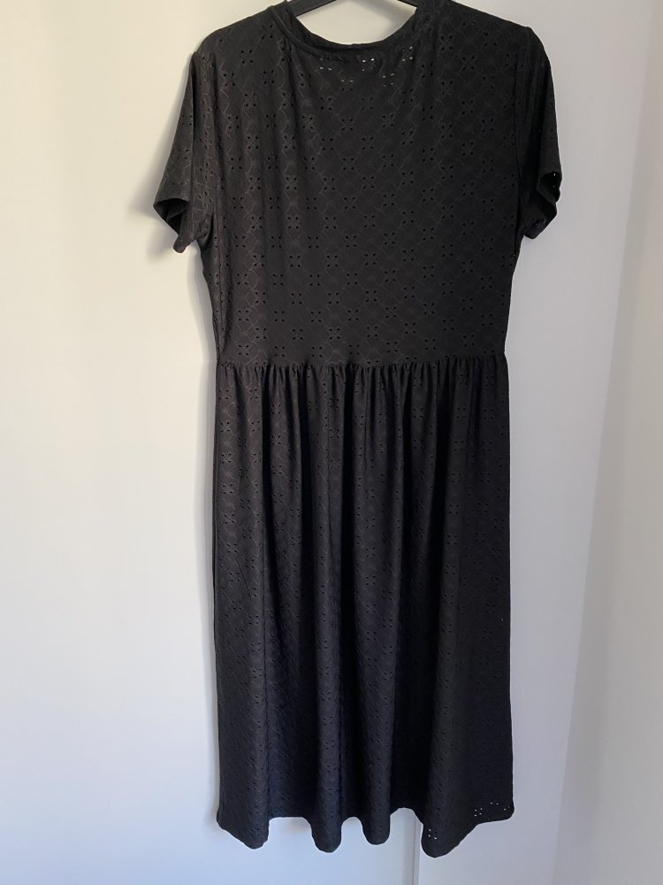 Maxikleid mit Lochstickereien von JDY schwarz