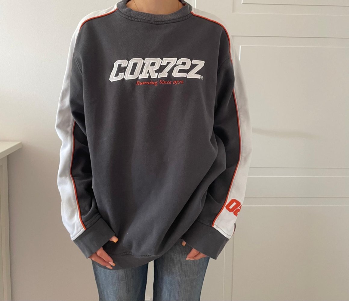 Grauer Vintage Pullover mit Schriftaufzug