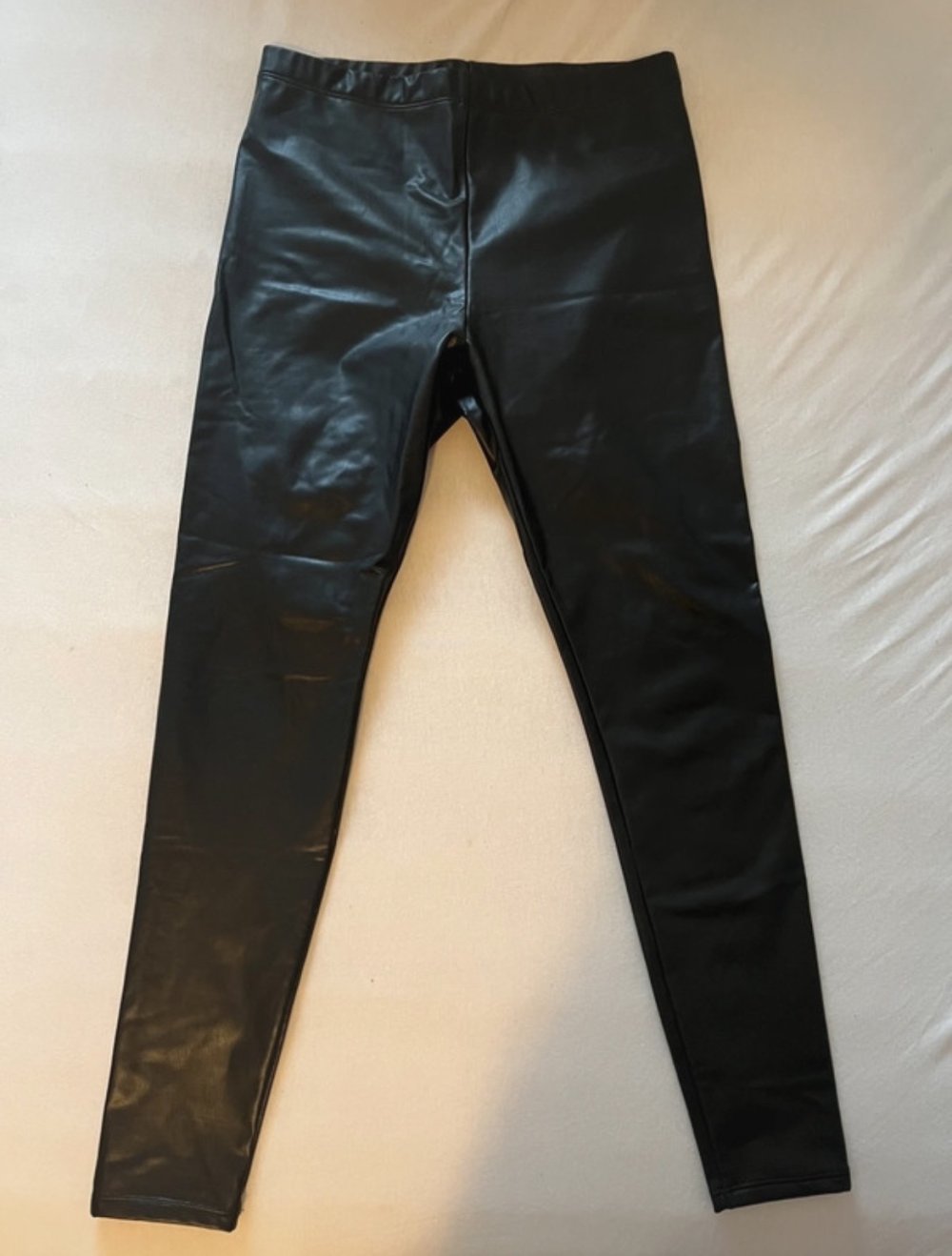 Schwarze Lederleggings