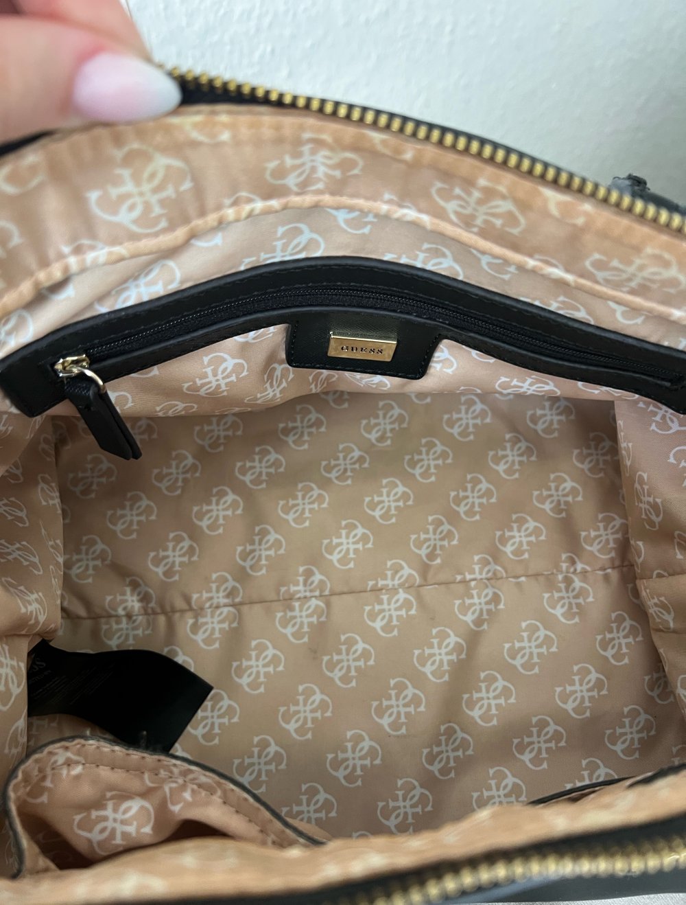 Guess Handtasche Schwarz | Elegant & Zeitlos