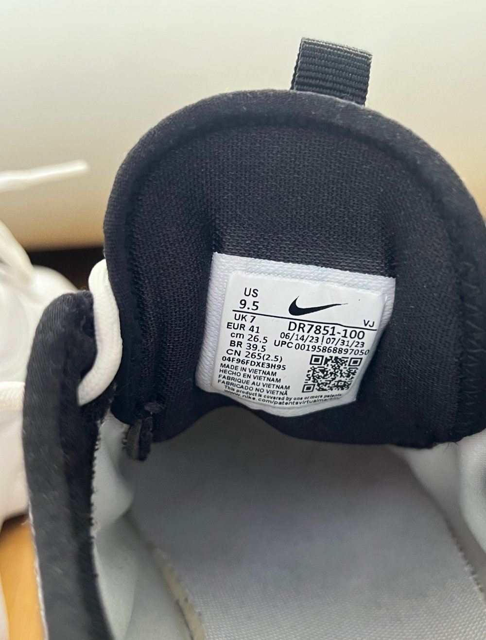 Nike TC 7900 Hochwertige Damen-Sneaker In Weiß und Schwarz Gr. 40/41 Top Zustand