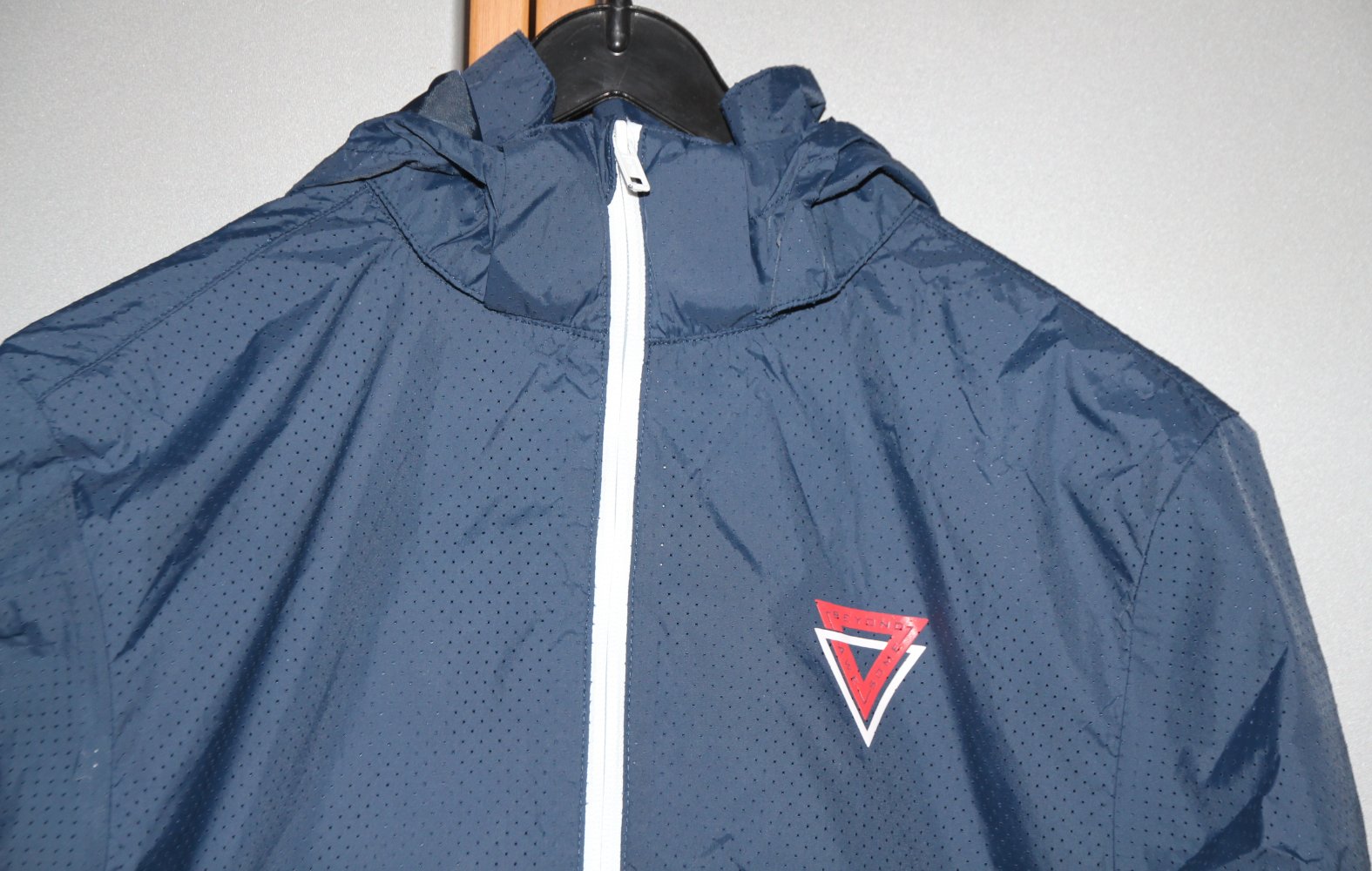 H&M Nylon Windjacke 146 152 leichte Jacke Kapuze blau weiß Neu!