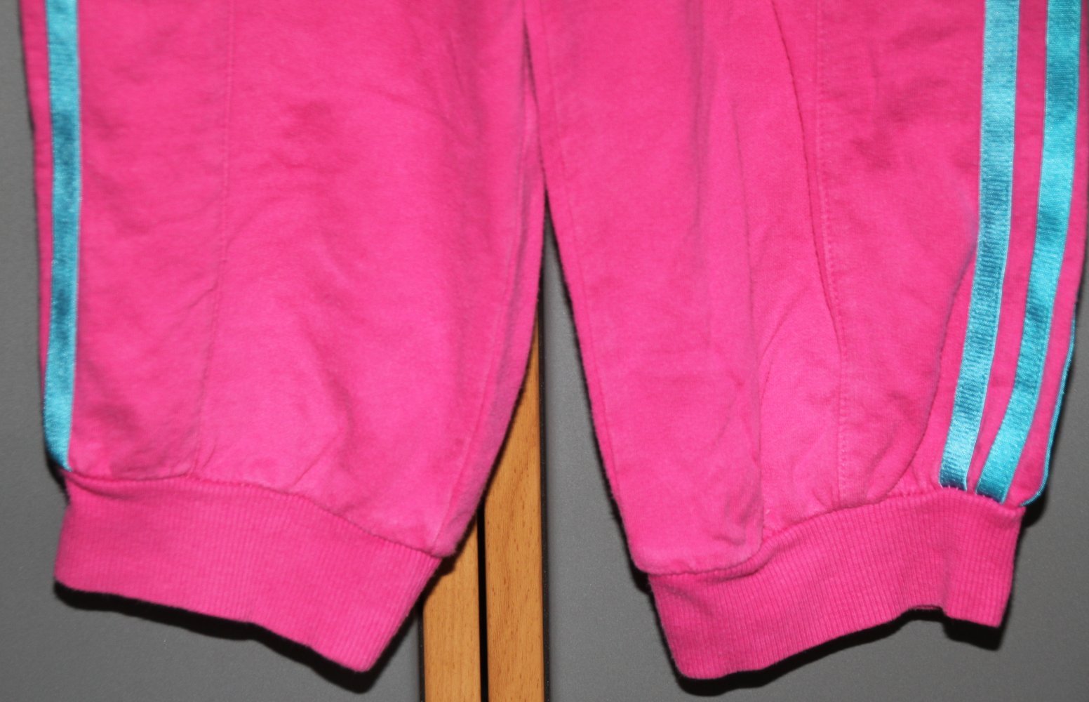 adidas Sport Hose 134 140 Gymnastik Sporthose Turnhose 3/4 Länge