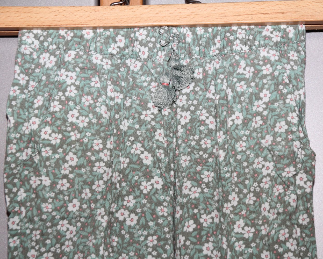 H&M Jogger Pull-On 128 134 lässige Sommer Hose Sommerhose w Neu