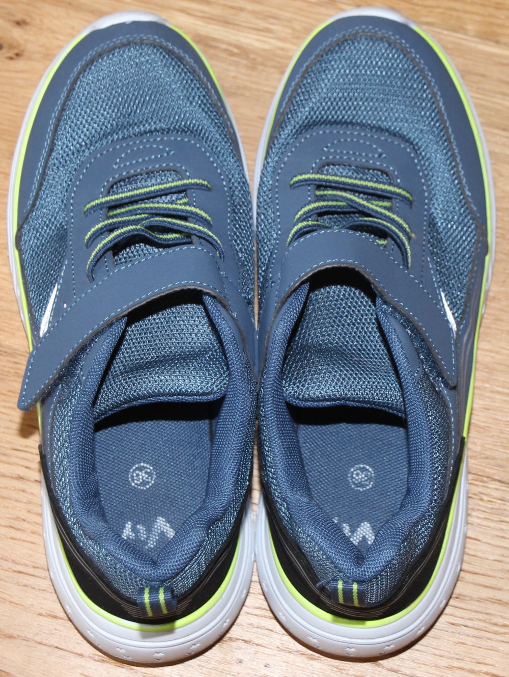 Vty Sportschuhe Turnschuhe Gr. 36 Sport Schuhe turnen w Neu