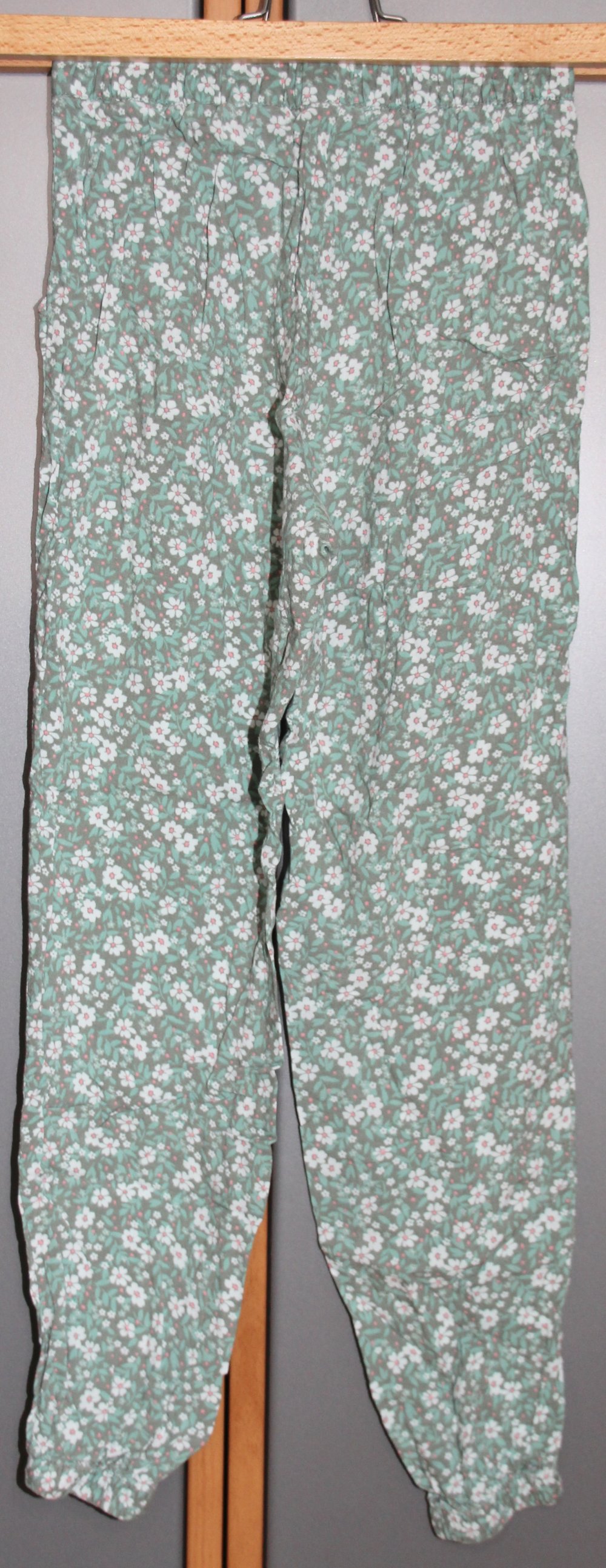 H&M Jogger Pull-On 128 134 lässige Sommer Hose Sommerhose w Neu