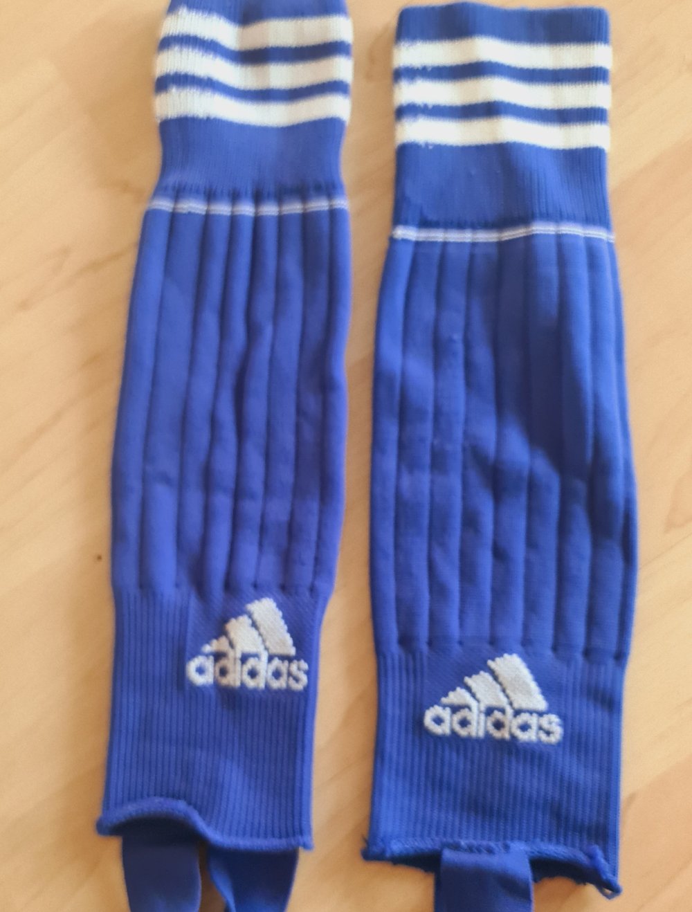 Adidas Stutzen Fussball blau