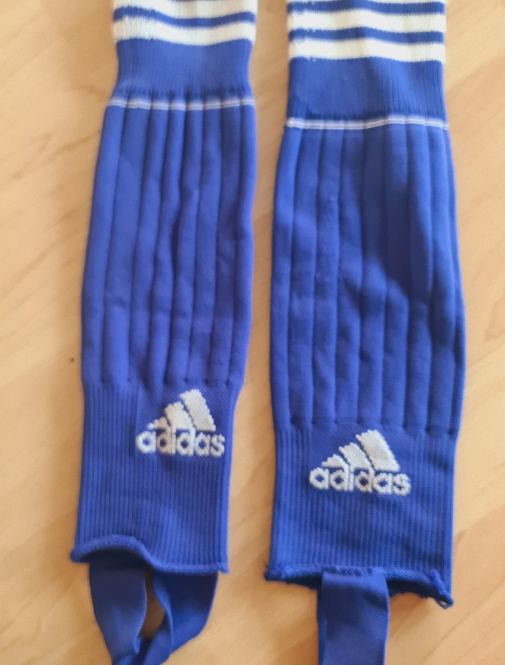 Adidas Stutzen Fussball blau