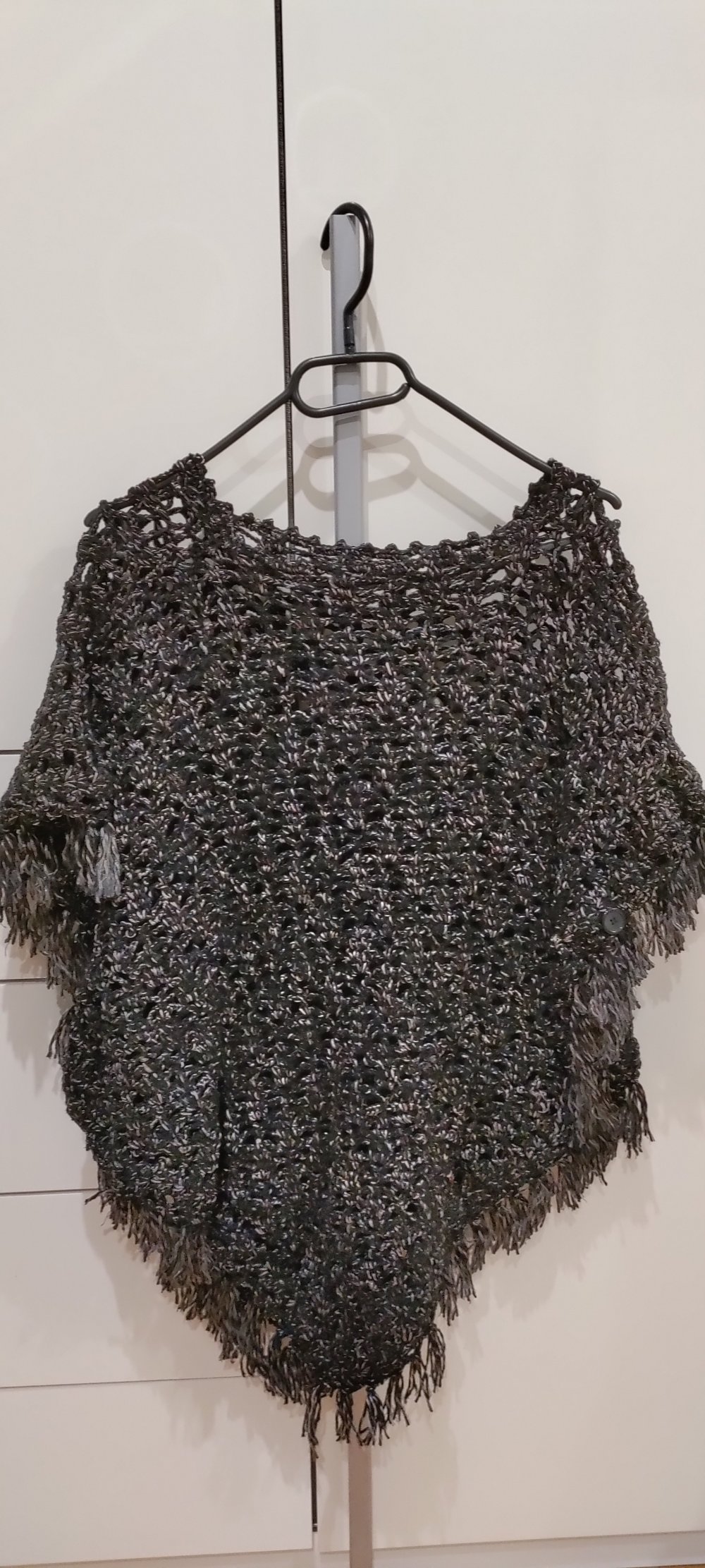 Poncho schwarz / bunt neu und handgefertigt