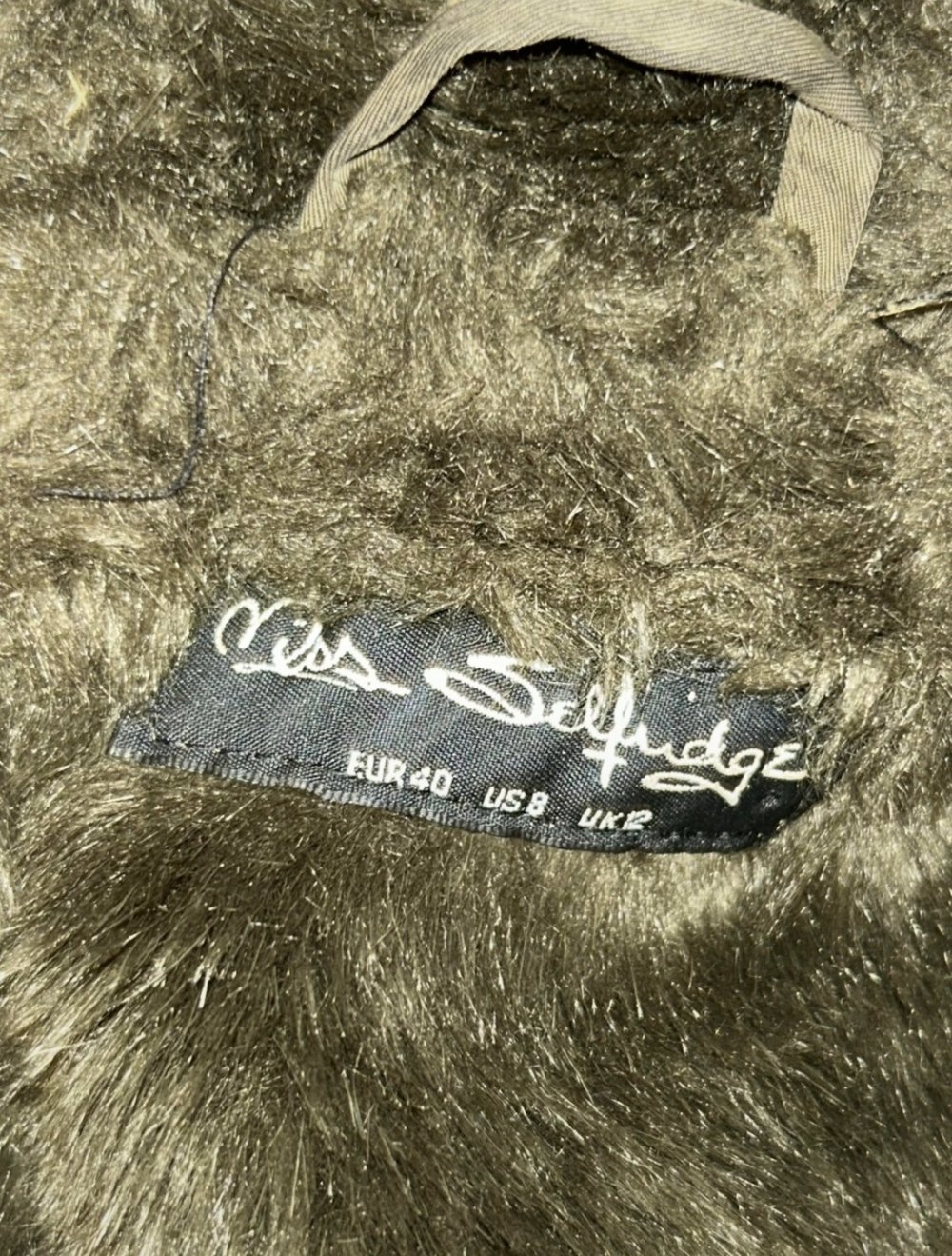 Khakigrüne Winterjacke Fakefell Größe 40/M