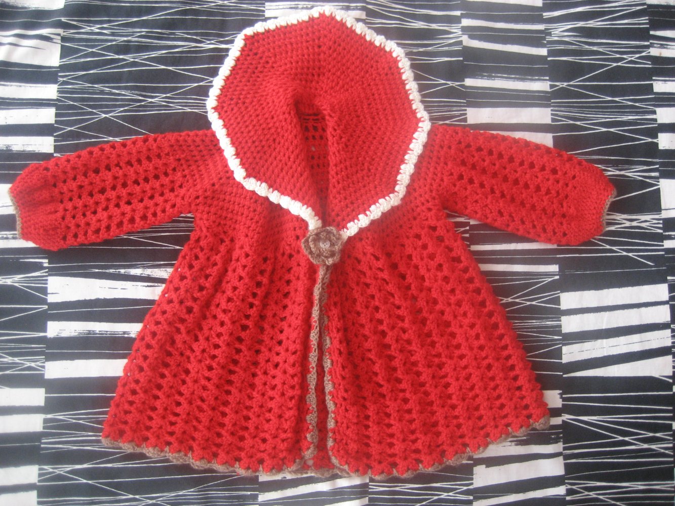 Mädchen Babygirl Kinder Baby Hand Made Jacke Jackchen Mantel Rot Cream Braun Gr. ca. 9-18 Monate, wie neu, einmal getragen