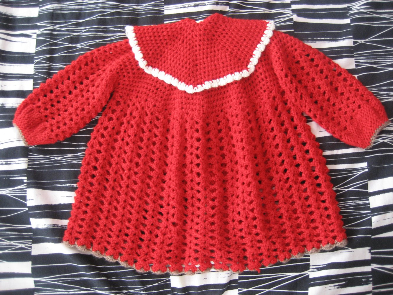 Mädchen Babygirl Kinder Baby Hand Made Jacke Jackchen Mantel Rot Cream Braun Gr. ca. 9-18 Monate, wie neu, einmal getragen