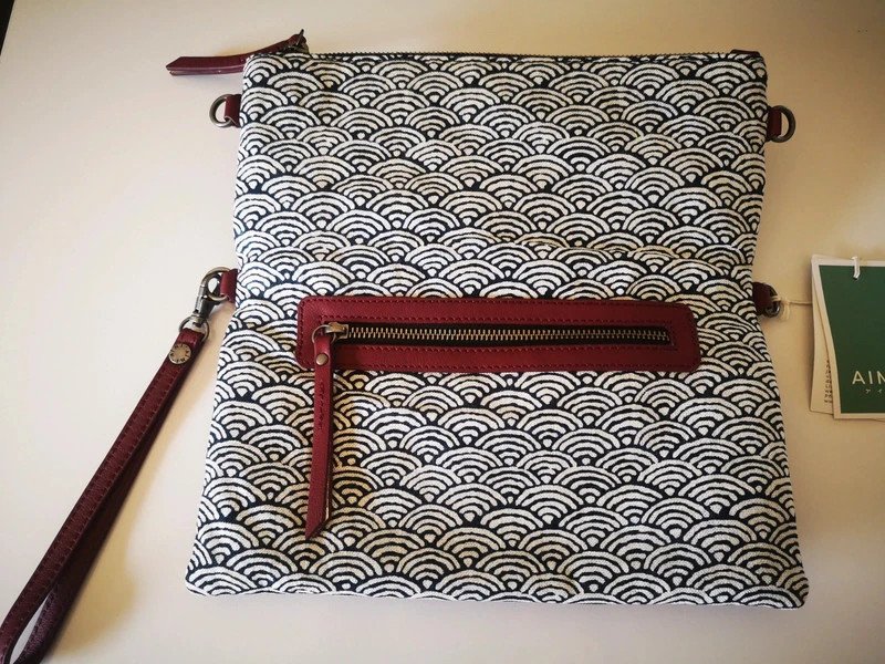 Aimi Tasche Clutch Japan Grafik burgundy rot Leder