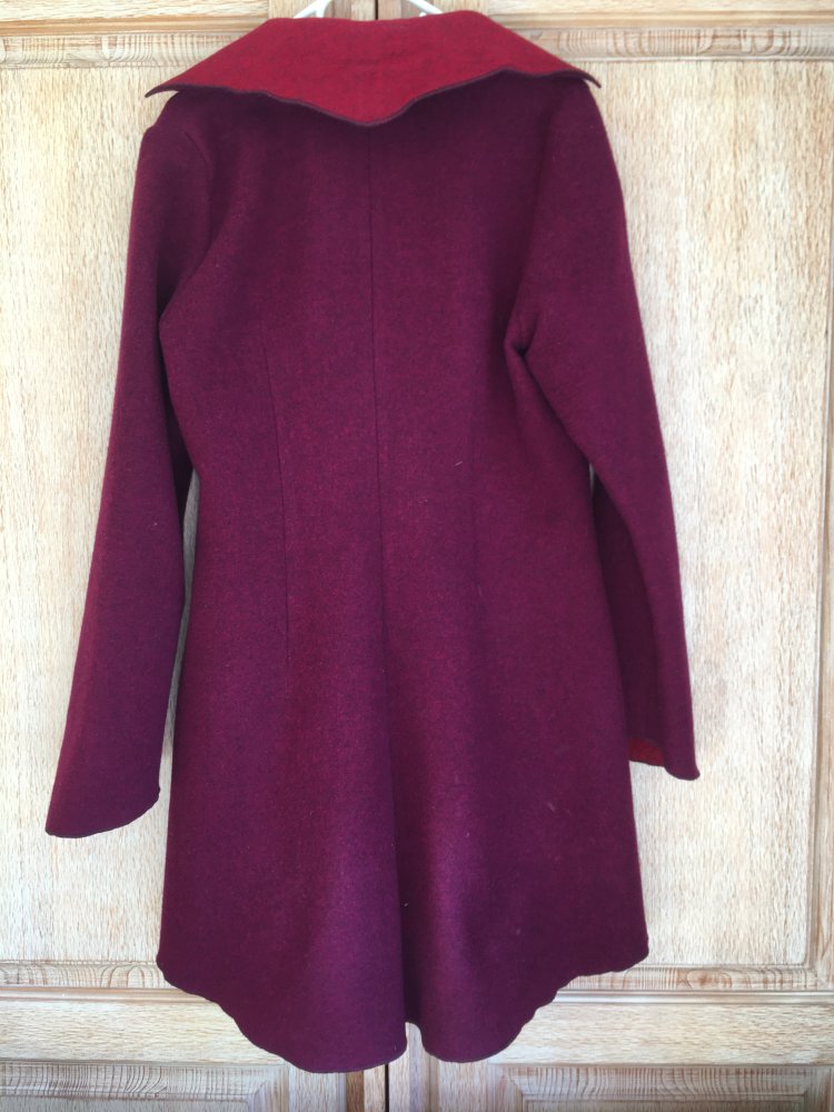 Luzifer Berlin Mantel Gr. L 100% Wolle weinrot-rot