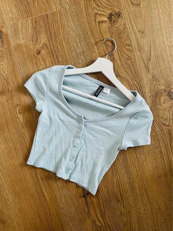 Kurzes Shirt in Babyblau | H&M