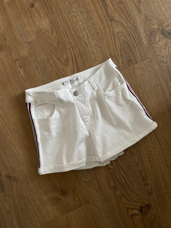 Weiße Shorts, mit Streifen | Fishbone