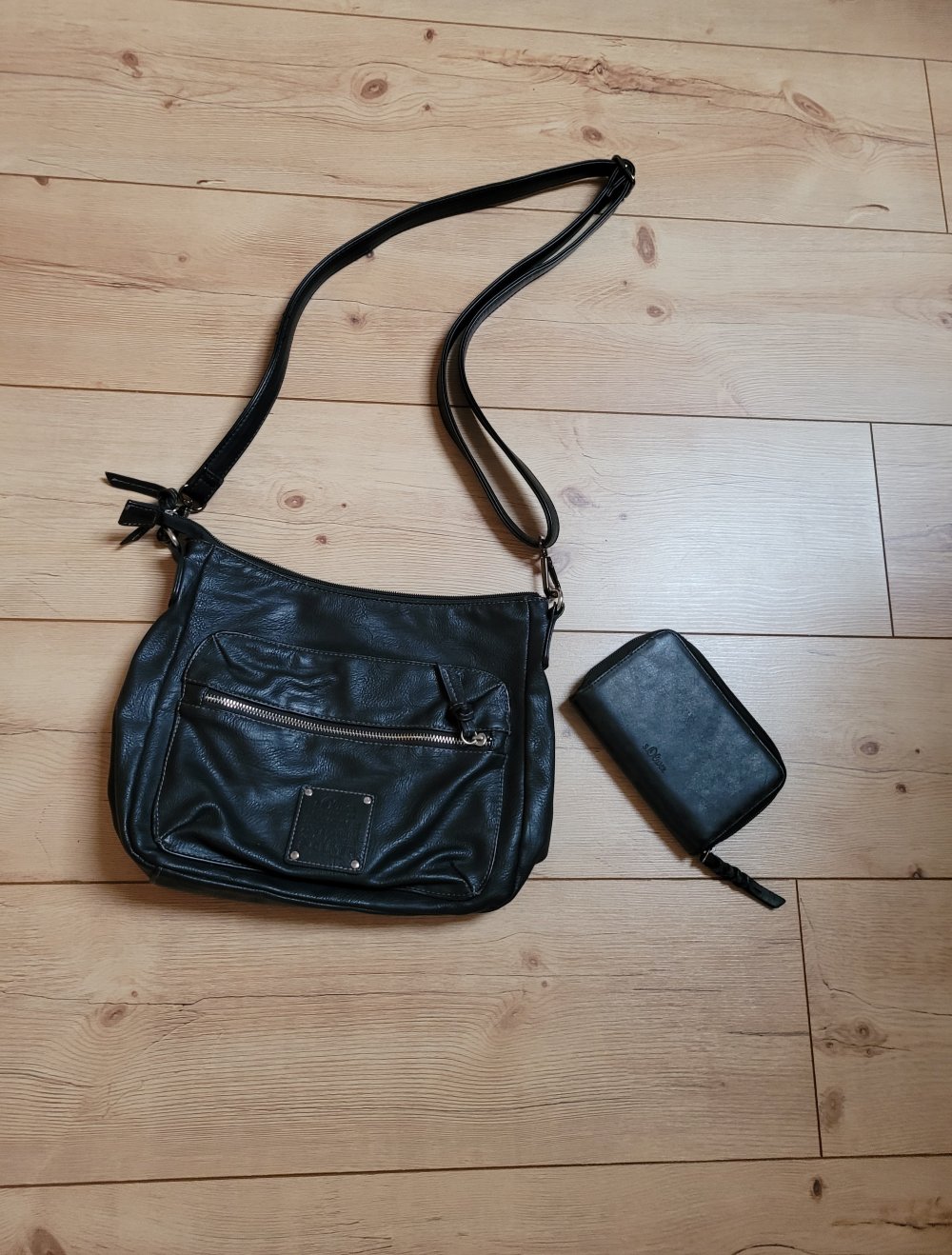 Umhängetasche und Geldbörse