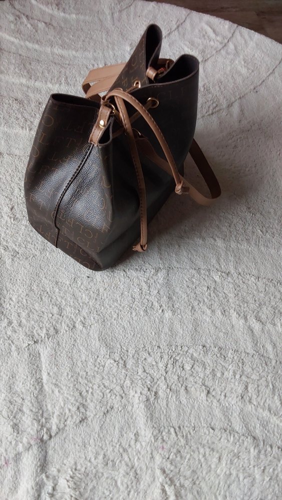 Elegante Damen Handtasche von carla faustini 