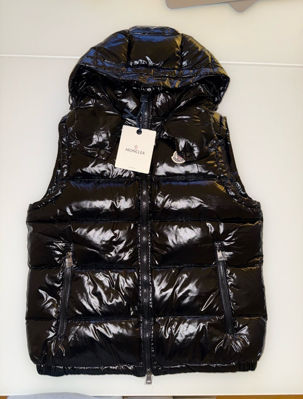 Moncler Daunenweste schwarz mit Kapuze - Neu mit Etikett