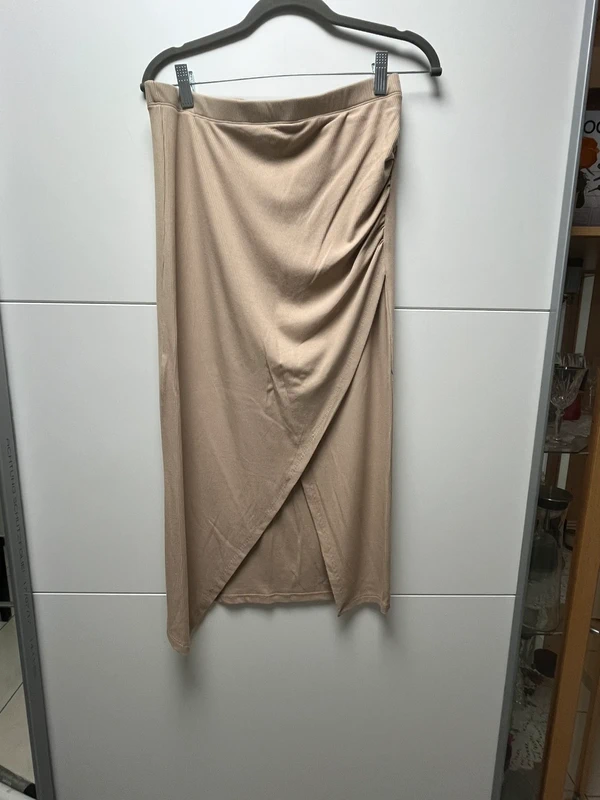 Beiger Rock in Wickel-Optik – Gerippt – Gr. 40