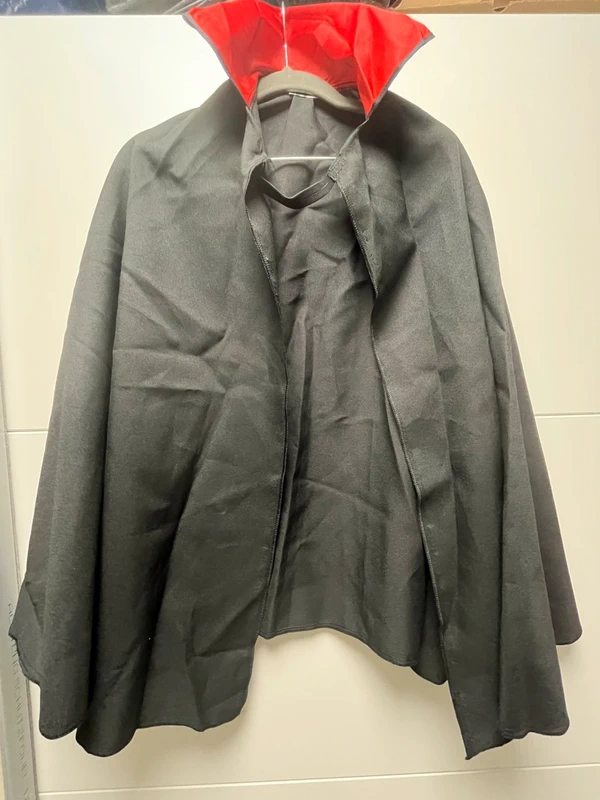 Vampir-Umhang / Halloween Cape mit Stehkragen