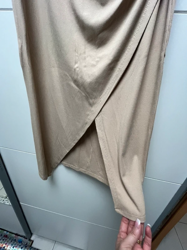 Beiger Rock in Wickel-Optik – Gerippt – Gr. 40