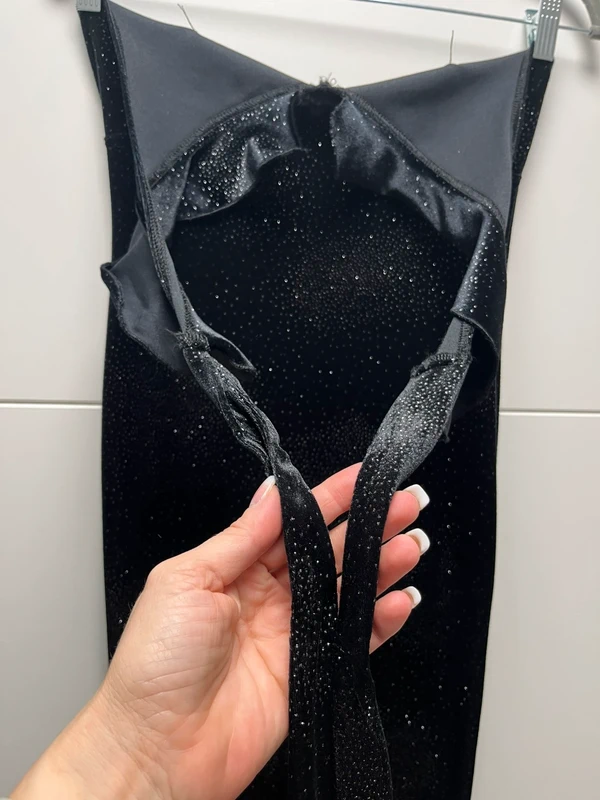 Atemberaubendes Abendkleid in Samt-Optik