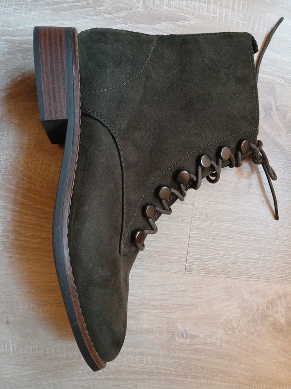 Damen Schuhe Gr. 40 in olivegrün/Khaki