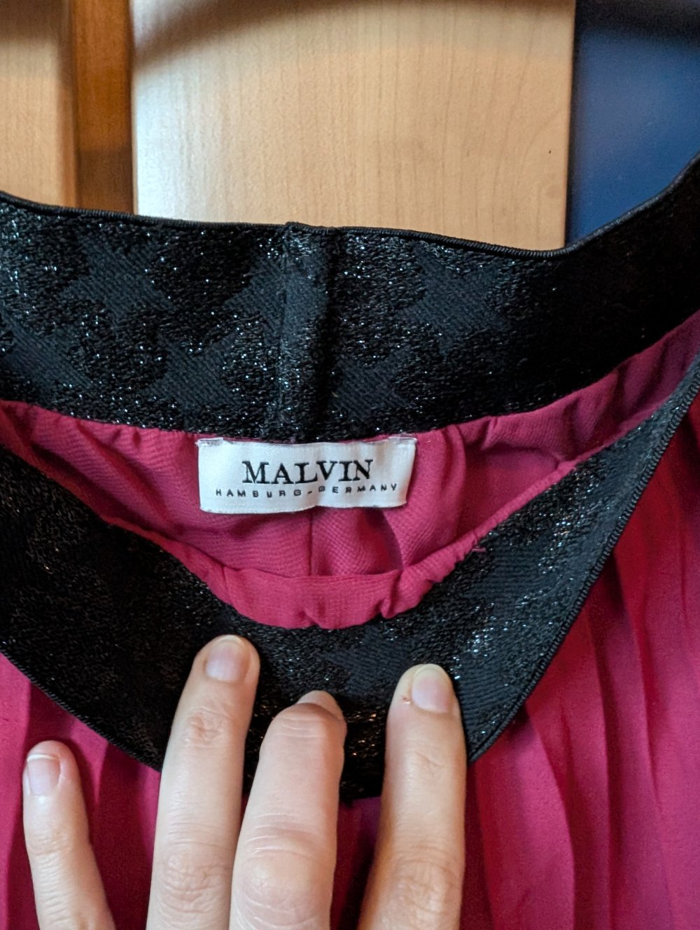 Plisseerock von Malvin, Größe 40